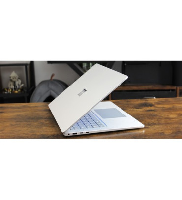 Microsoft Surface Laptop 7 Intel Core Ultra 7 266V 38.1 cm (15") Touchscreen 16 GB LPDDR5x-SDRAM 256 GB SSD Wi-Fi 7 (802.11be) Windows 11 Pro Black